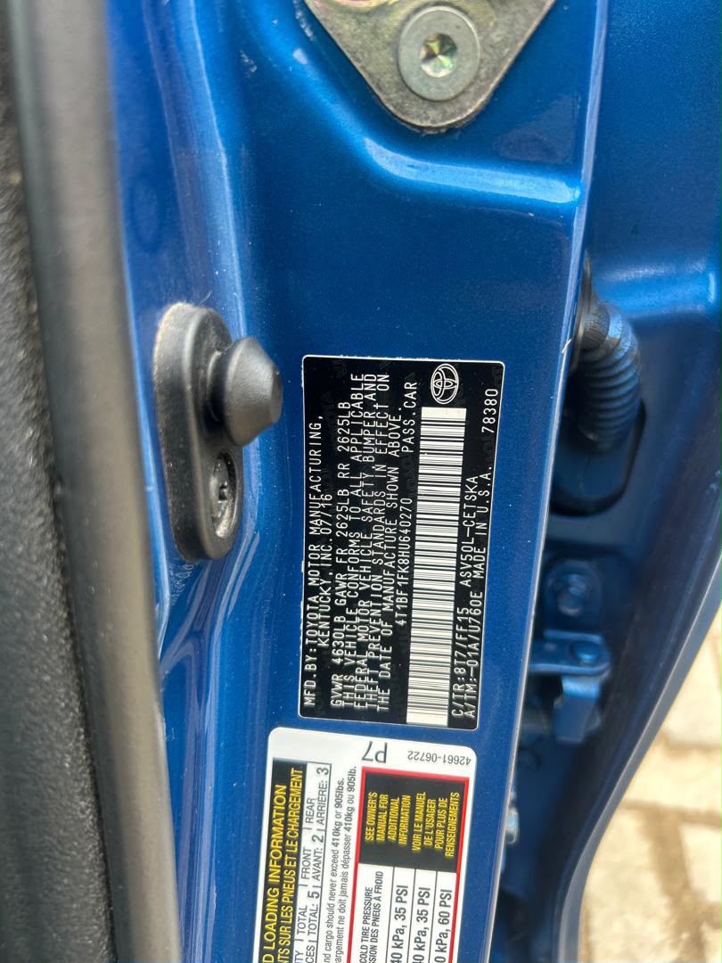 Toyota Camry SE Blue Sedan
