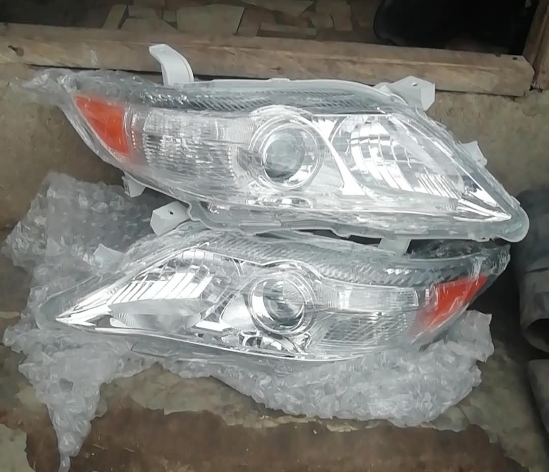 2008 Toyota Camry Headlamp Set