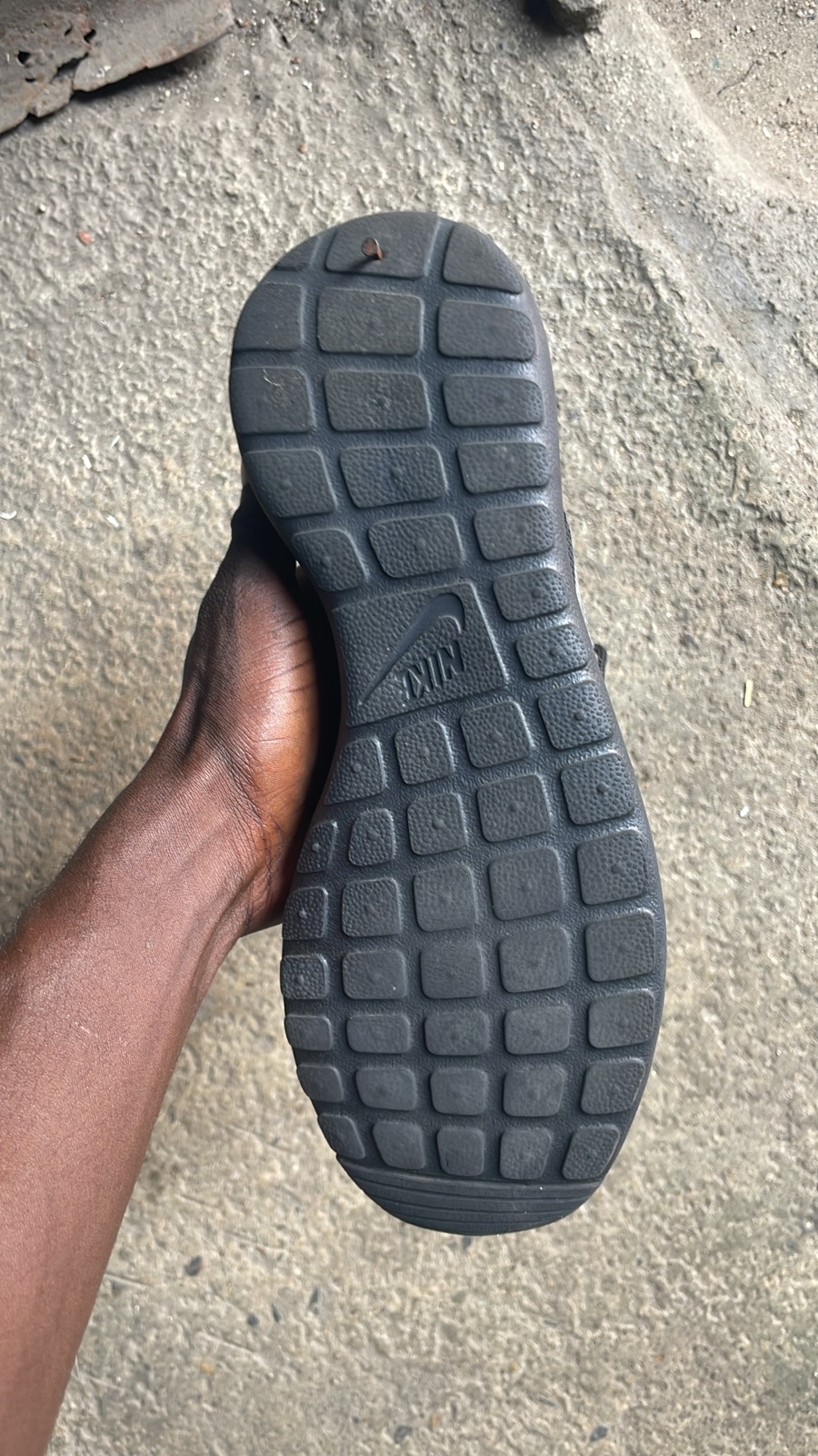 Black Nike Roshe Run Sneakers
